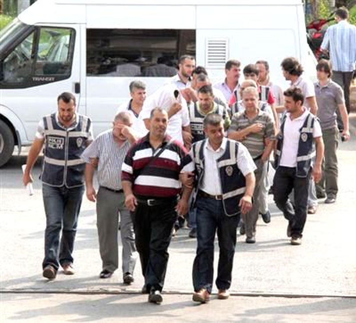 Paravan Şirketle 13 İlde 1 Milyon Lira Dolandırılar