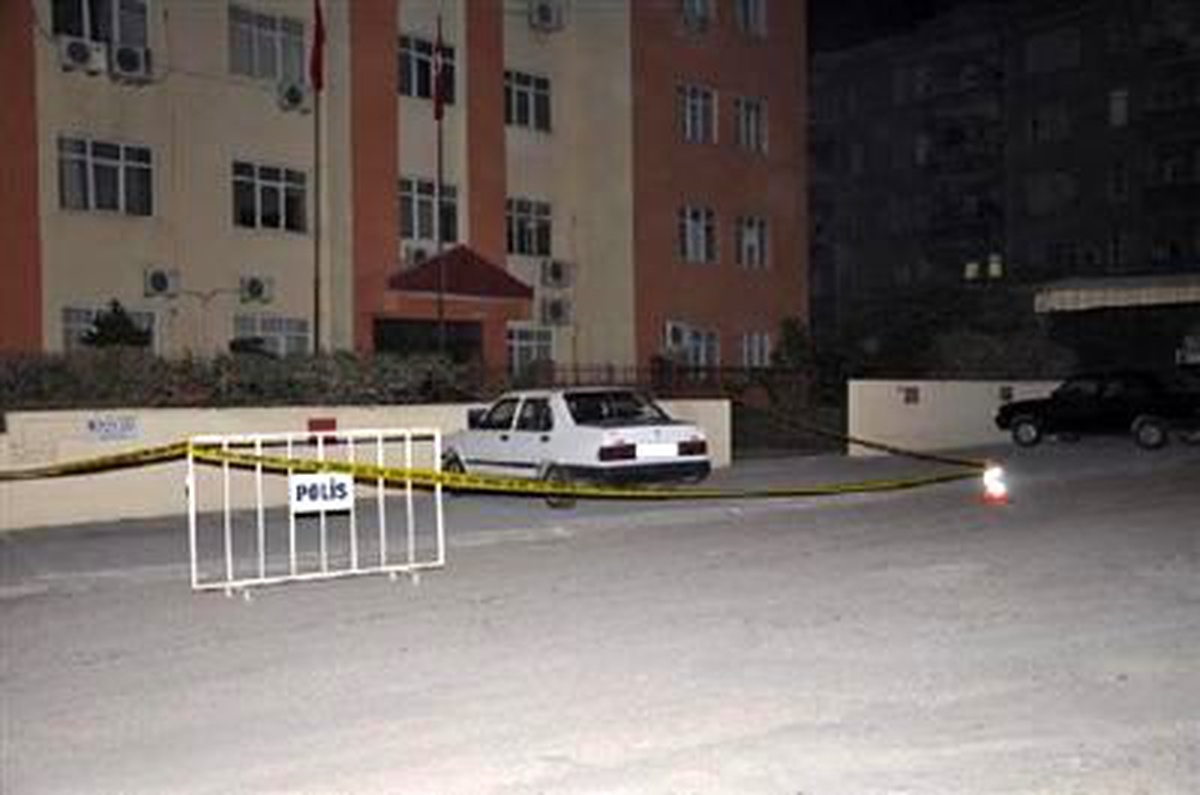 Erzin Emniyet Müdürlüğü ve Jandarma Karakoluna Saldırı
