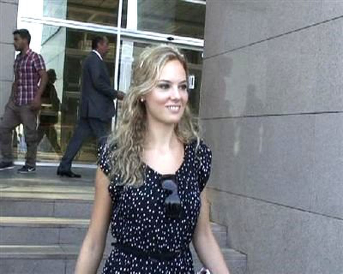 Şebnem Schaefer'den 'Erotik Site' Şikayeti