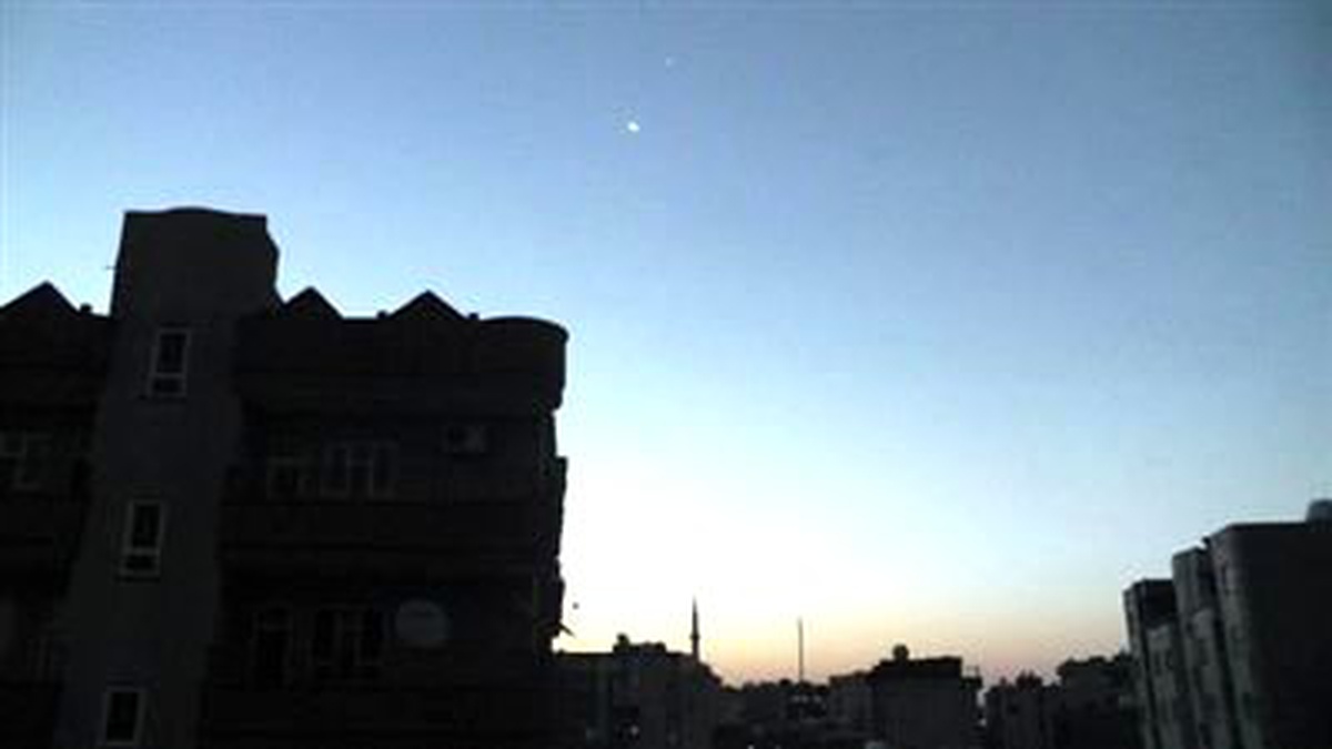 Şırnak Semalarında Sahur Vakti Ay ve Yıldız