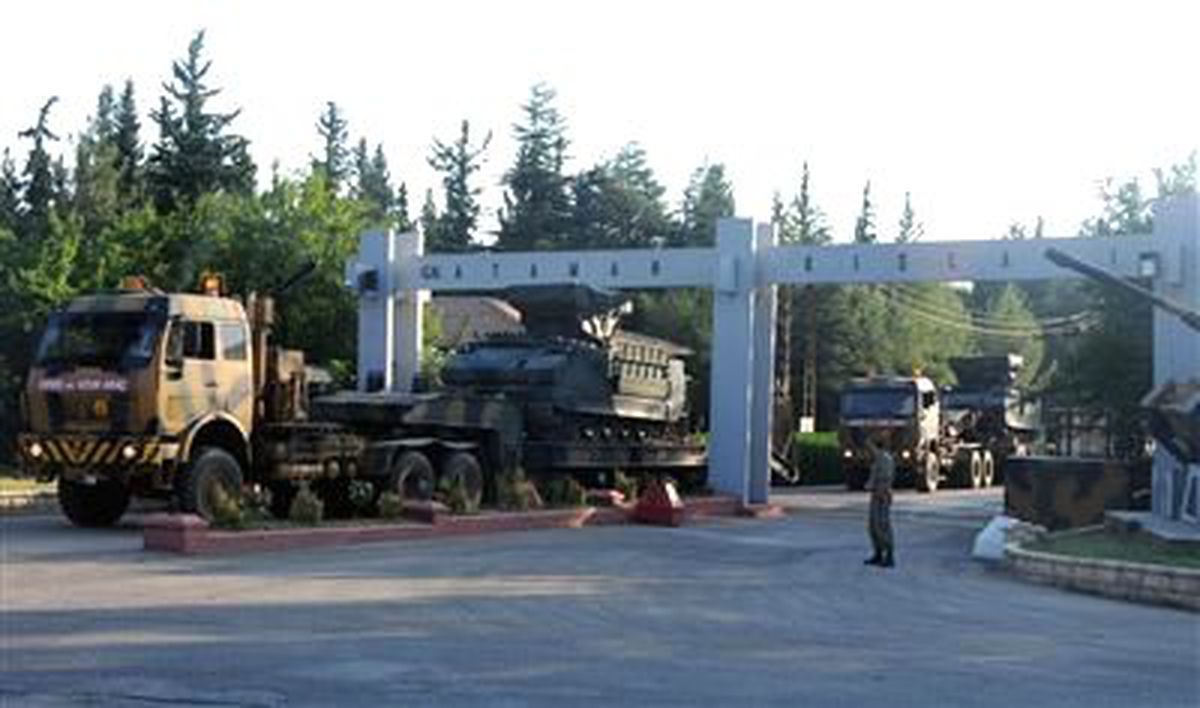 Suriye Sınırına Askeri Sevkiyat Sürüyor