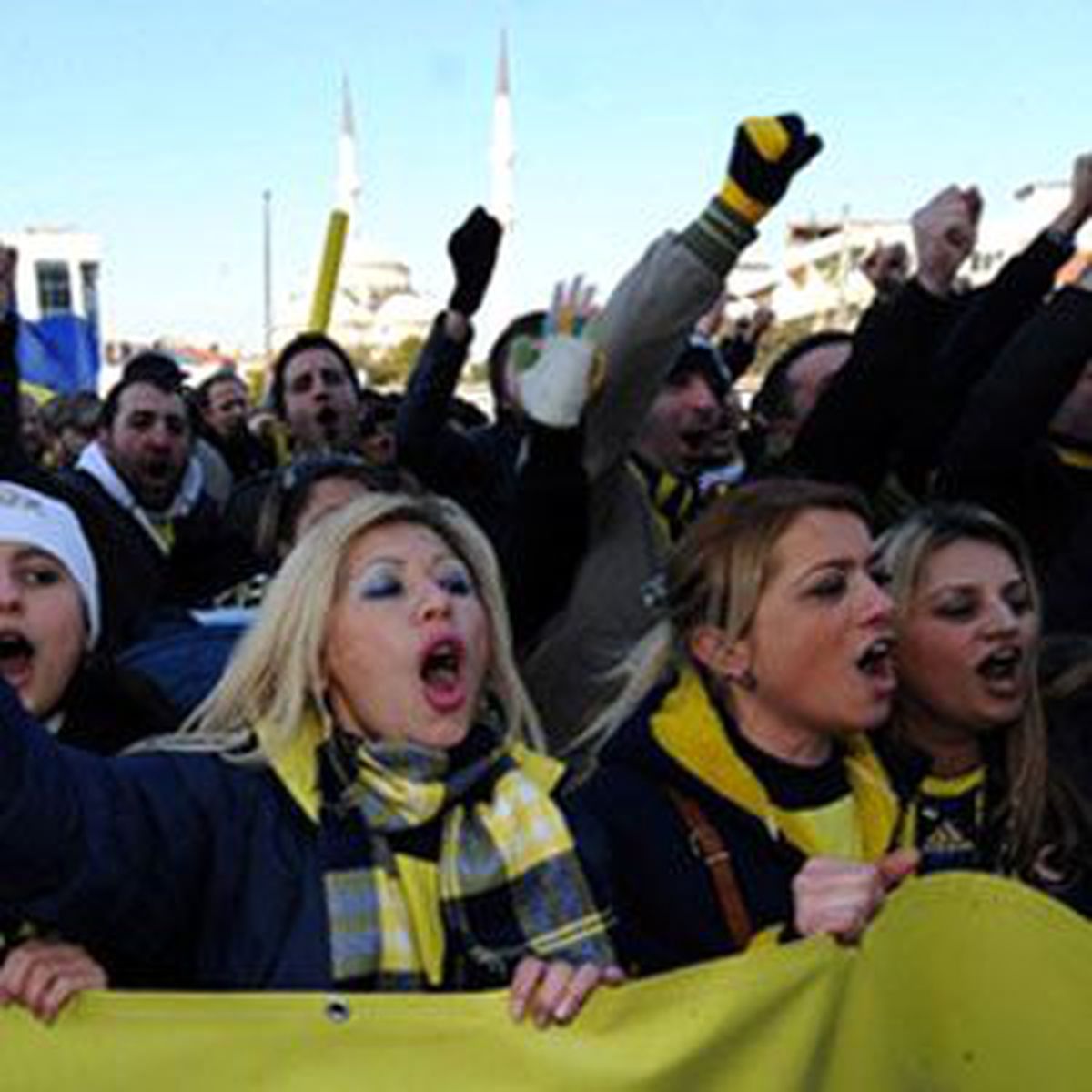 Fenerbahçeliler\'in İsyanı İşe Yaradı