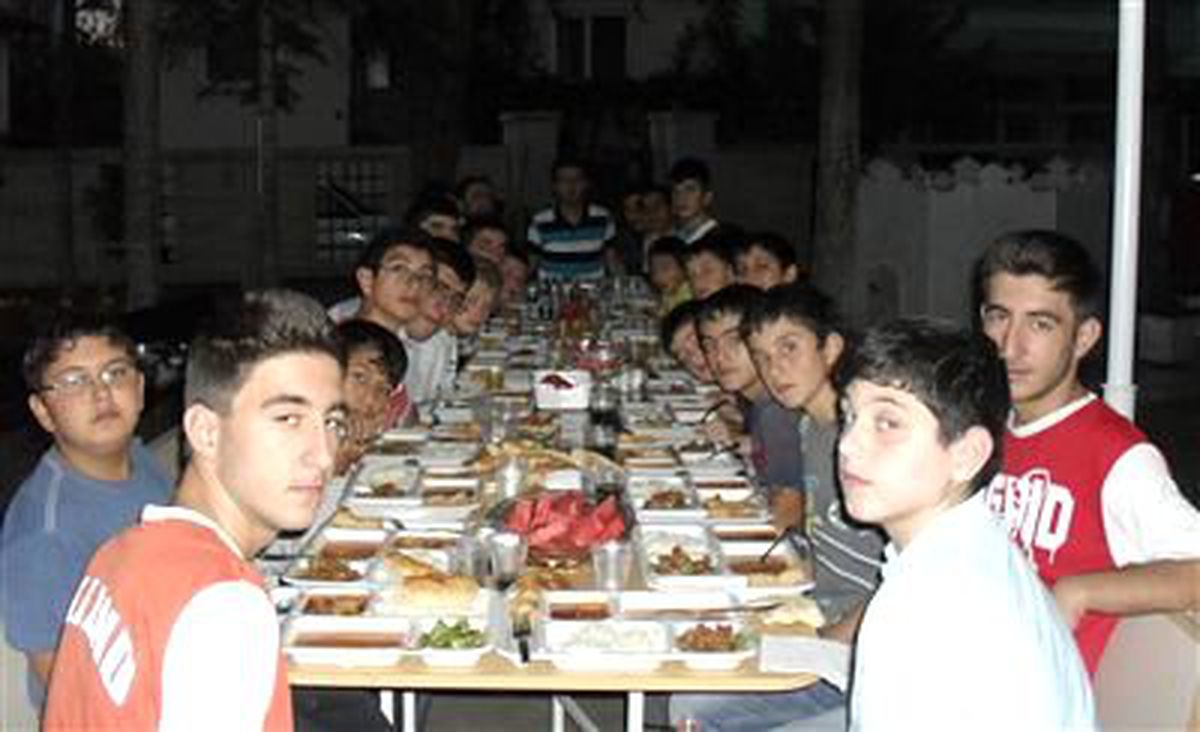 Tekke Mahallesi Sakinleri İftarda Buluştu
