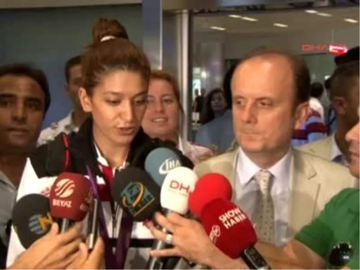 Madalyaları ile Döndüler