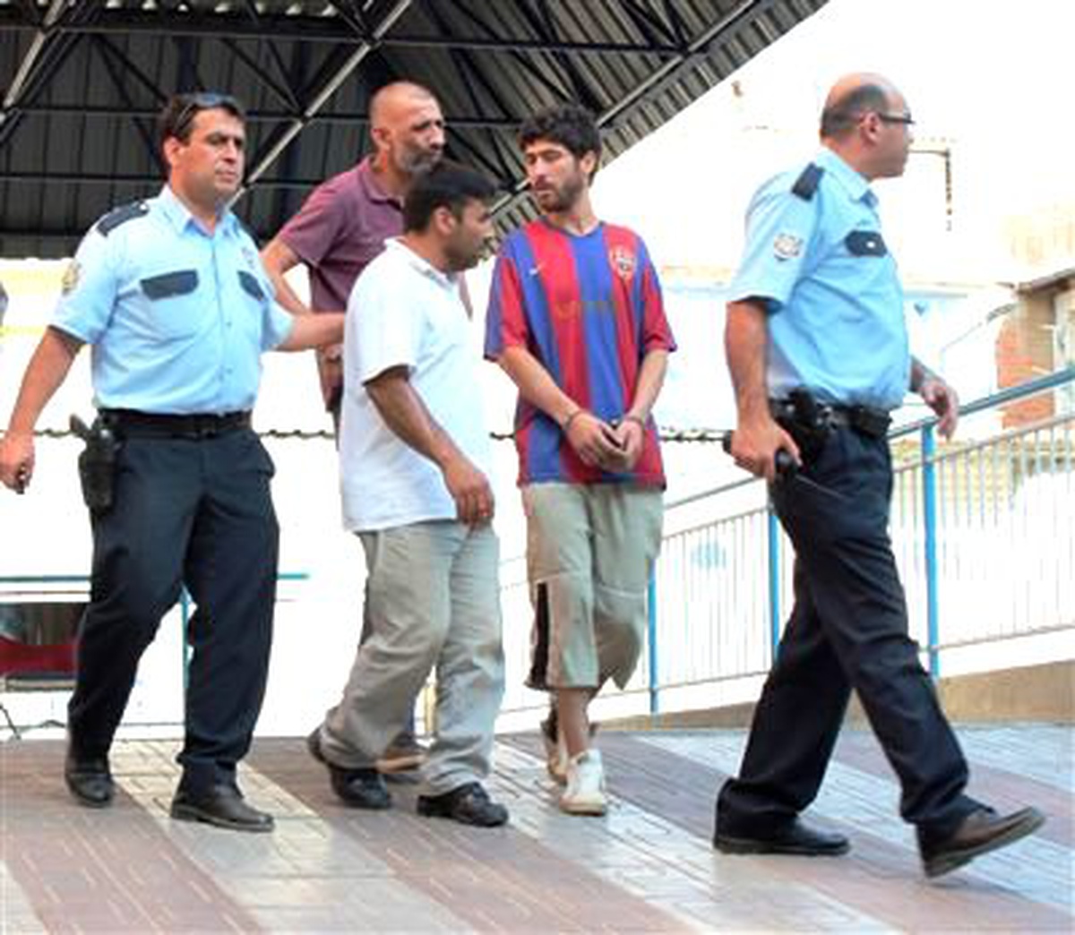 Uyuşturucu Hapla Yakalanan Üç Kişi Tutuklandı