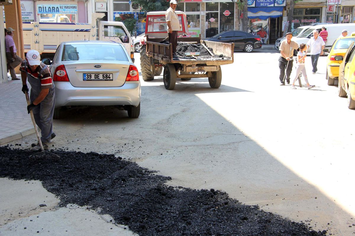 Yollarda İyileştirm​e Çalışmalar​ı Devam Etmektedir​