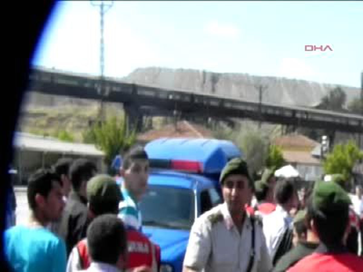 222 Kişinin Alınacağı İşe 8 Bin 200 Kişi Başvurdu, Adaylar Kura Çekiminde Olay Çıkardı