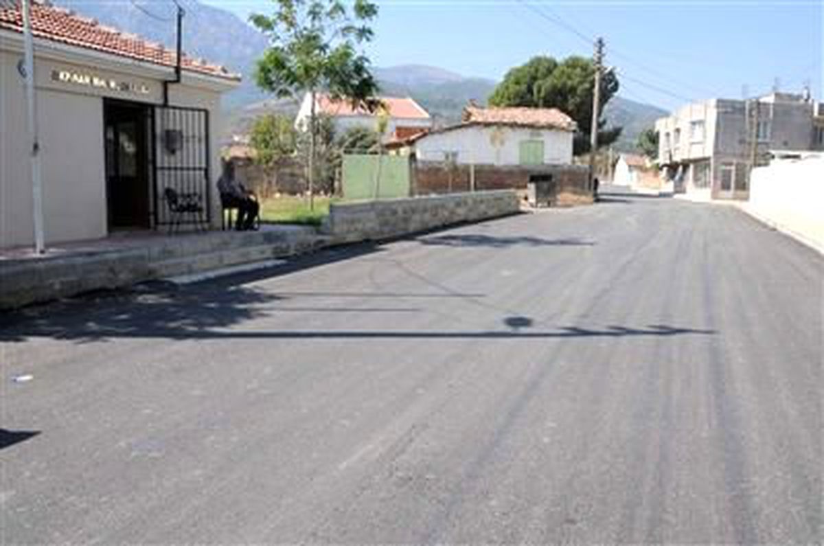 Akpınar Mahallesi\'nden Belediyeye Pankartlı Teşekkür