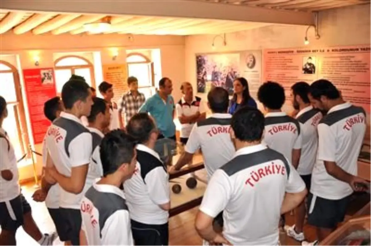 Ampute Milli Takımı Şahinbey Belediyesi\'nin Çalışmalarını Gezdi