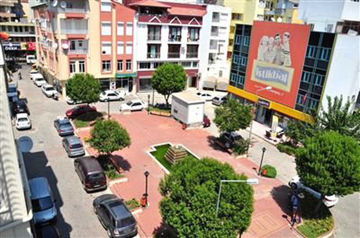 Asım Okur Meydanı\'nda Düzenleme Çalışmaları