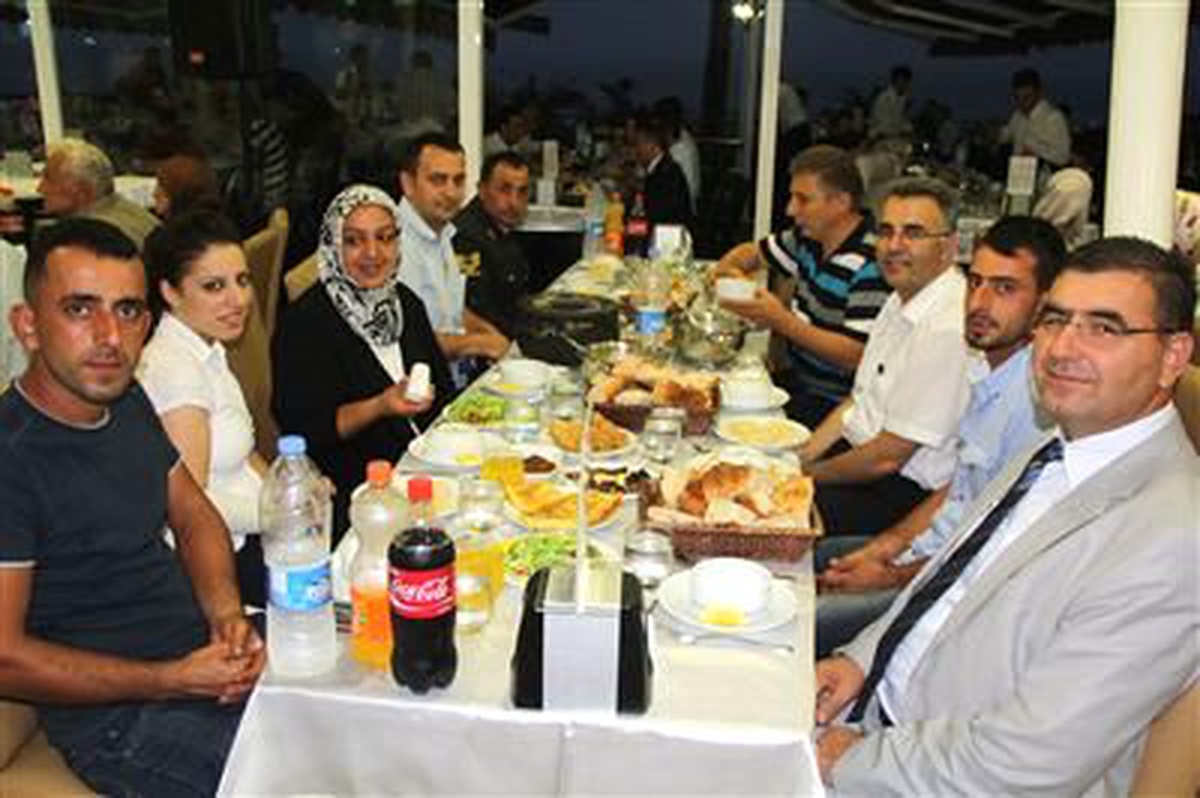 Bakan Yazıcı, Gaziler ve Şehit Aileleri ile Birlikte İftar Açtı