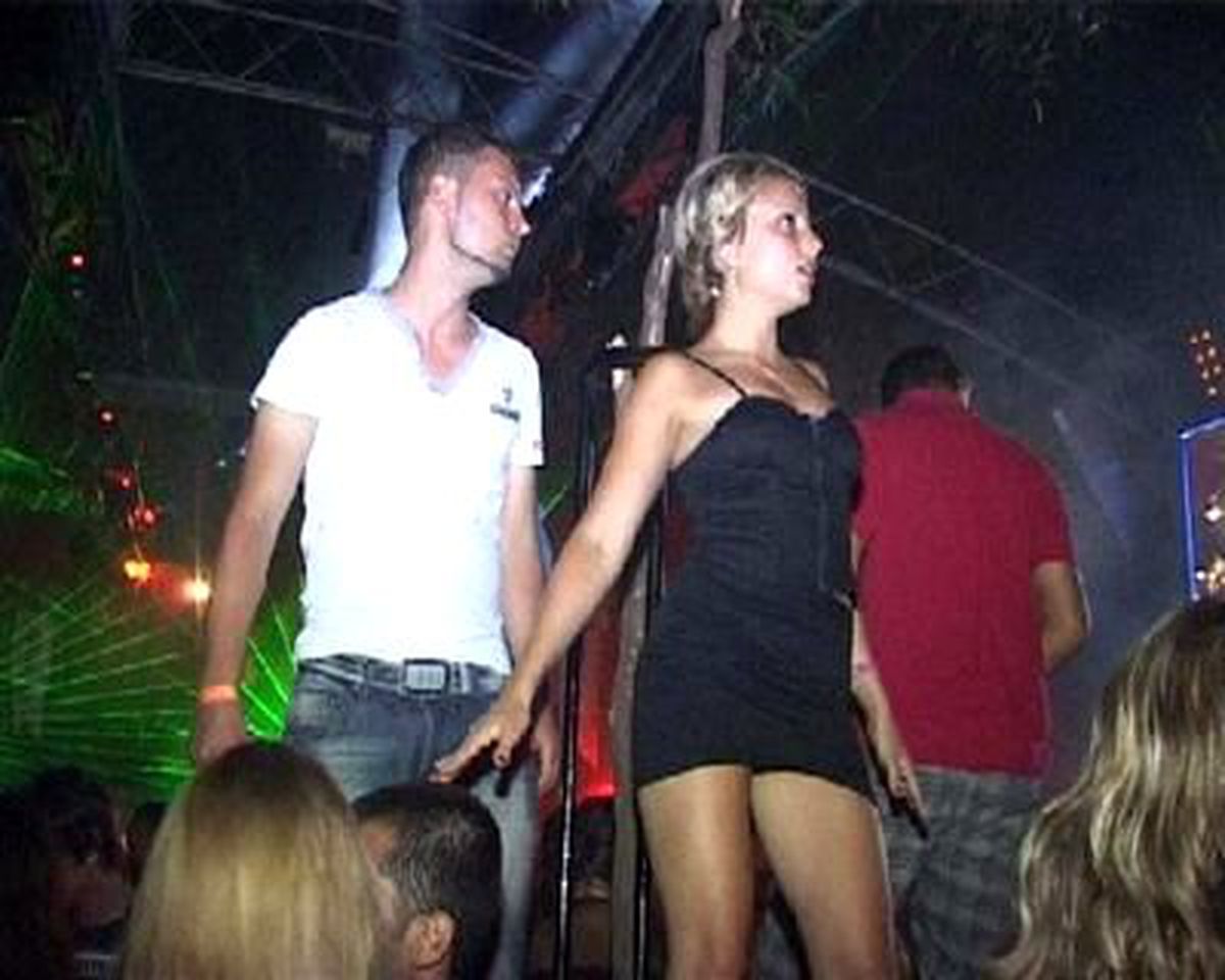 Barlar Sokağı Rio Karnavalını Aratmıyor