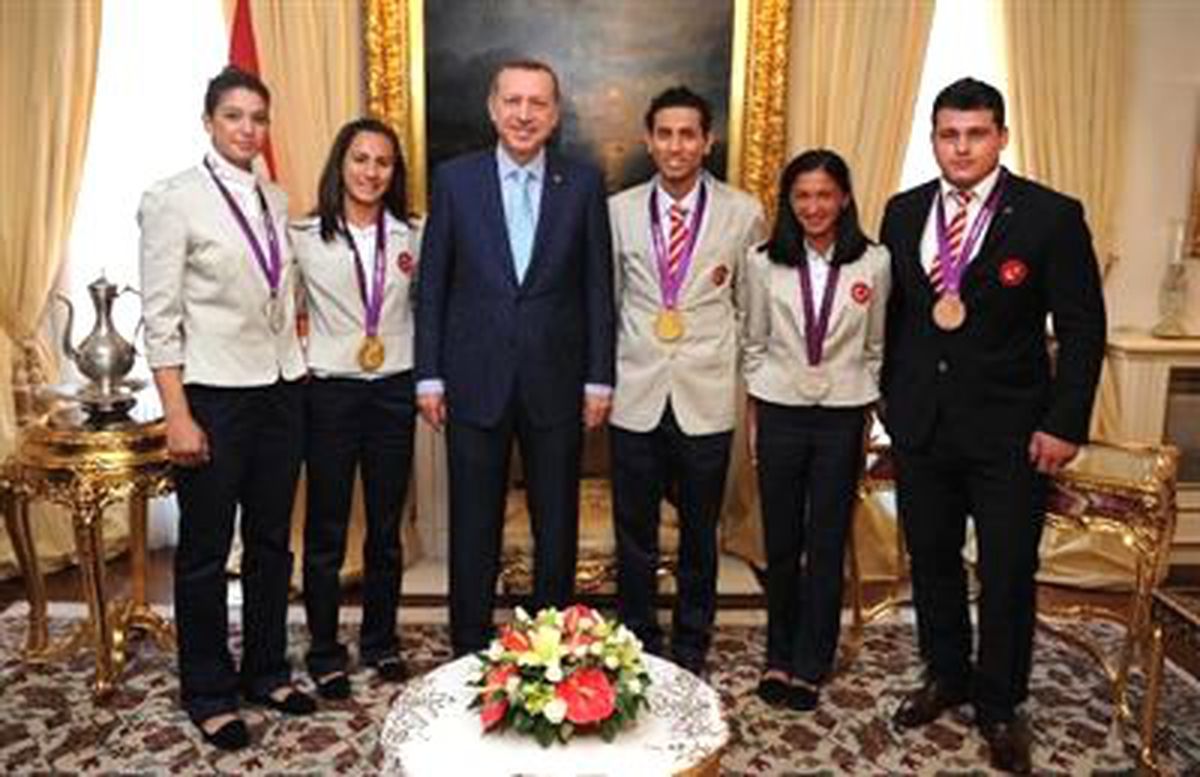 Başbakan Erdoğan Olimpiyatta Madalya Kazanan Sporcuları Kabul Etti