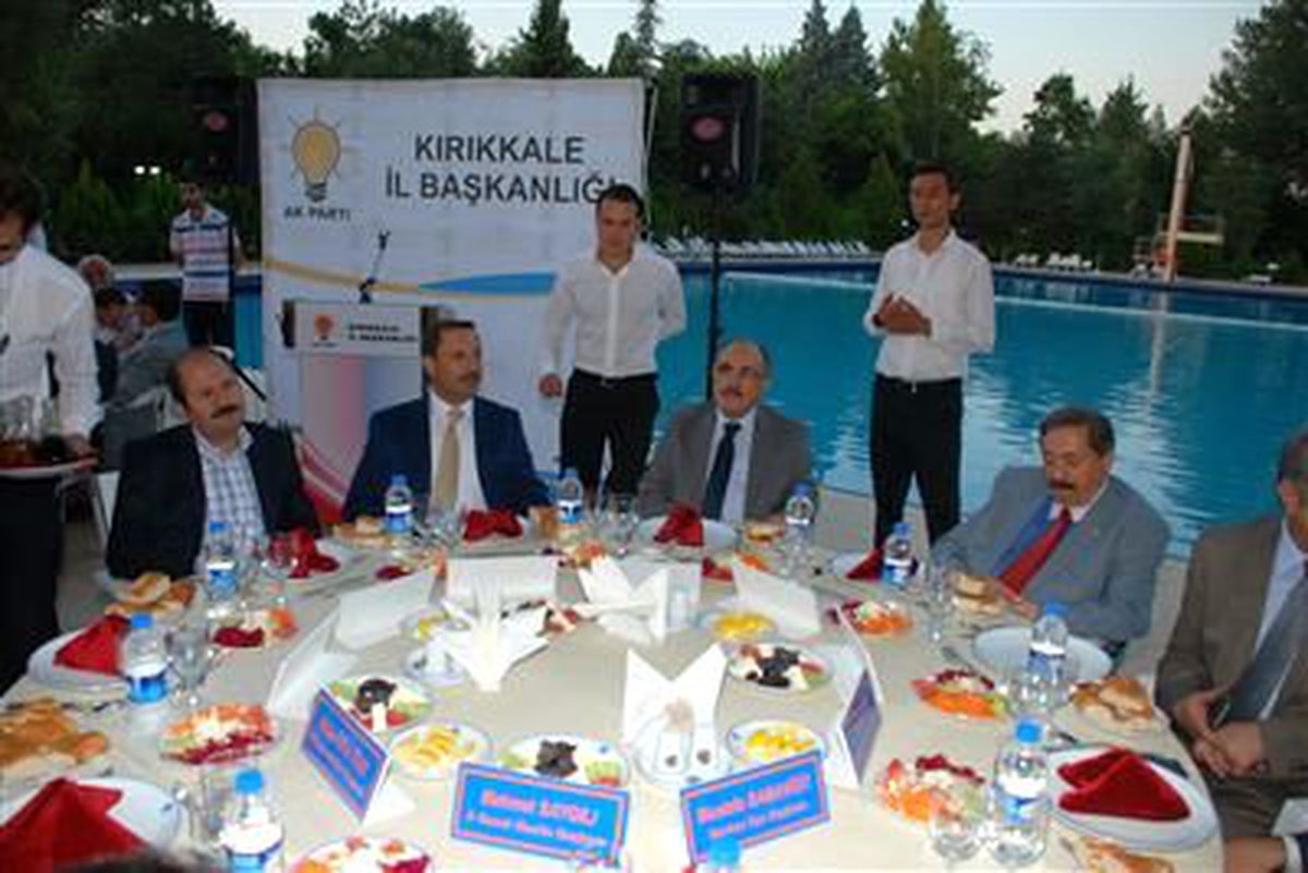 Başbakan Yardımcısı Atalay, Kırıkkale\'de İftar Yemeği Verdi