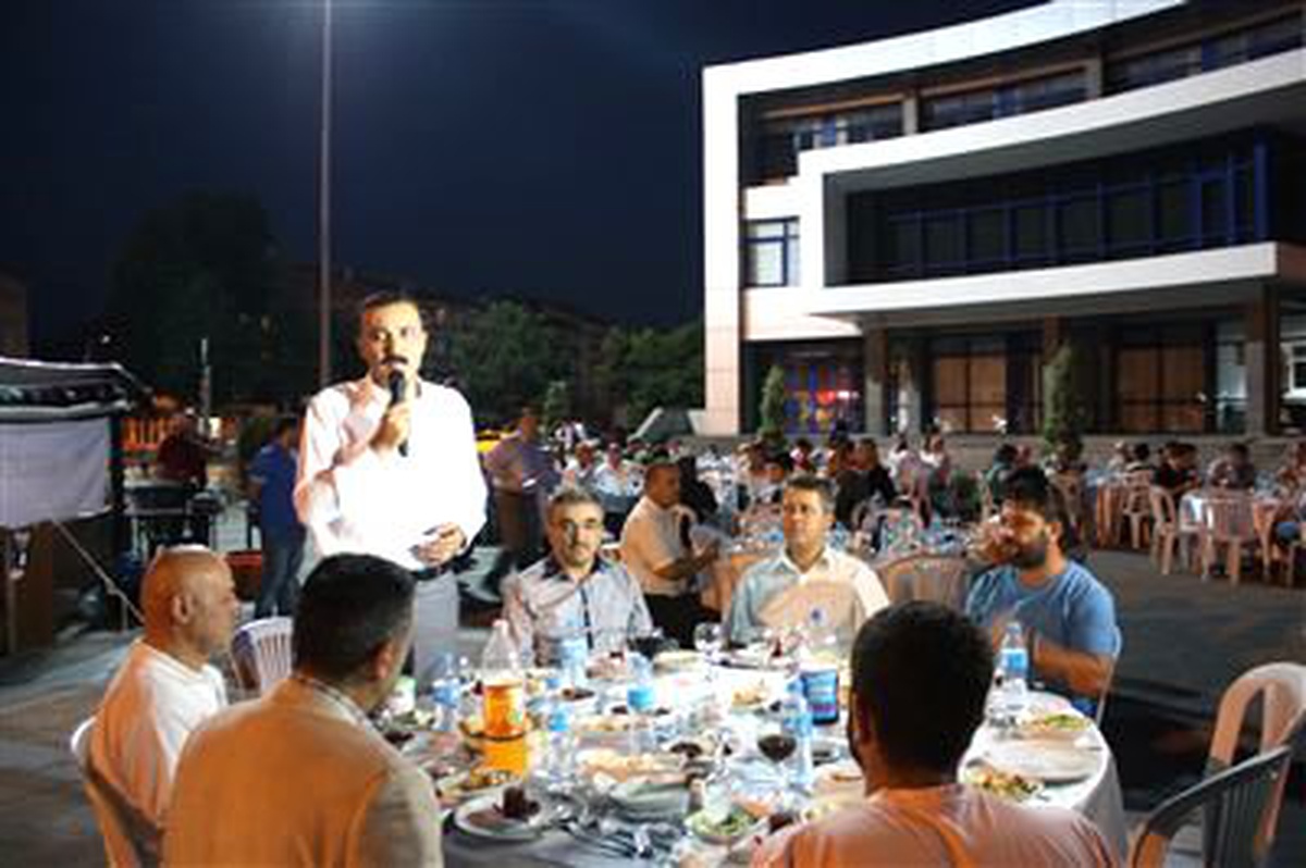 Başkan Bayram Taksici Esnafı ile Orucunu Açtı