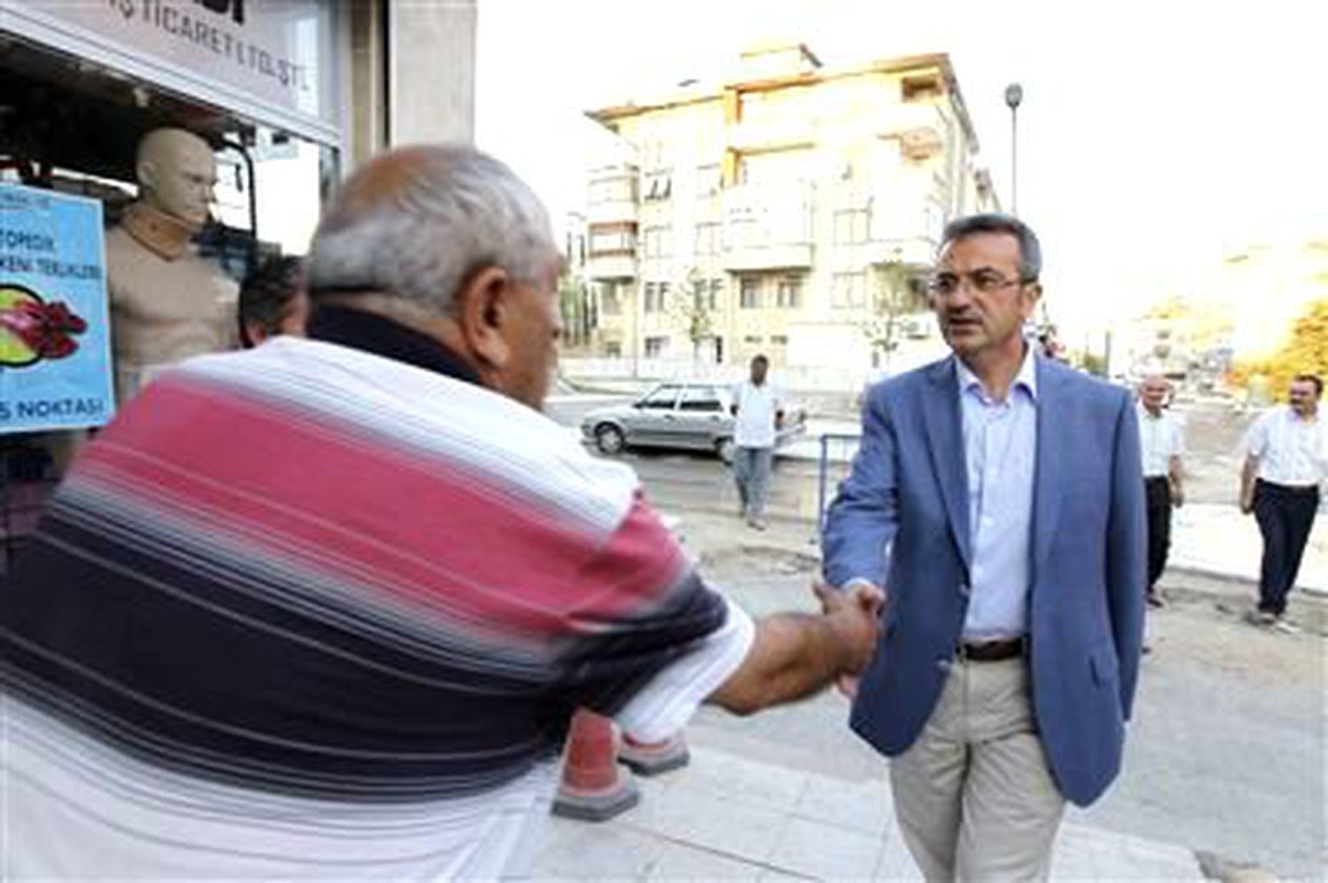 Başkan Köşker Kızılay Caddesinde İncelemelerde Bulundu