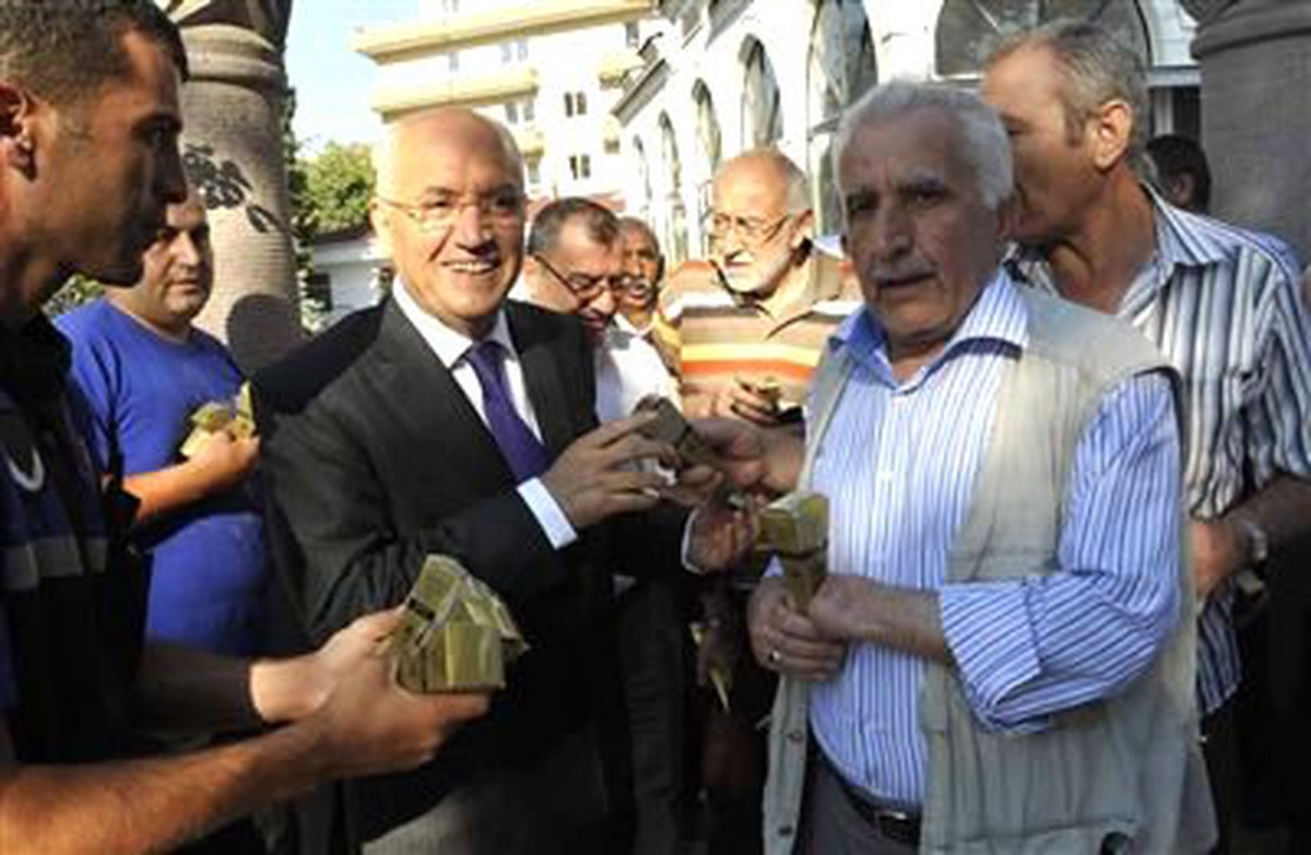 Başkan Yaşar, Yenimahallelilerin Kadir Gecesi\'ni Kutladı