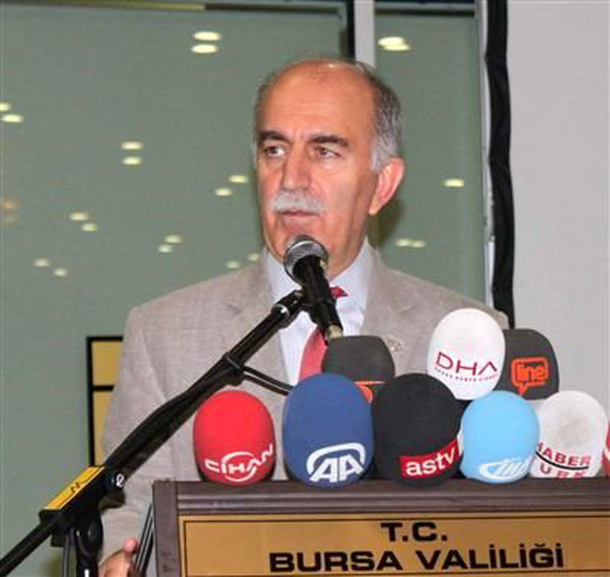 Bülent Arınç, Bursa Valiliği\'nin İftarına Katıldı