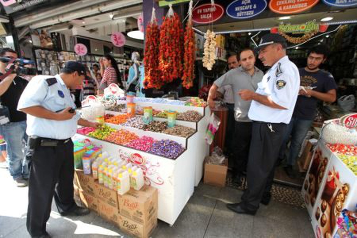 Büyükşehir Zabıtası Bayram Denetimi Yapıyor