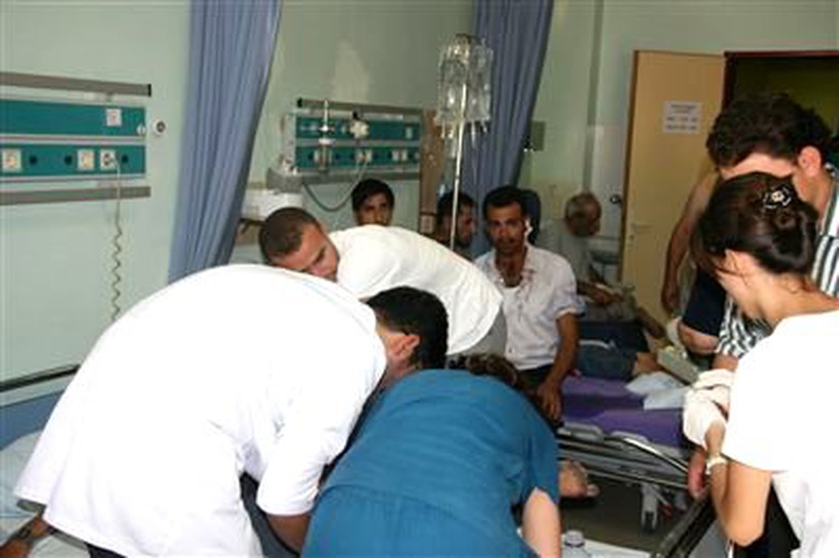 Doktorlar, Yaralı Suriyeliler İçin Seferber Oldu