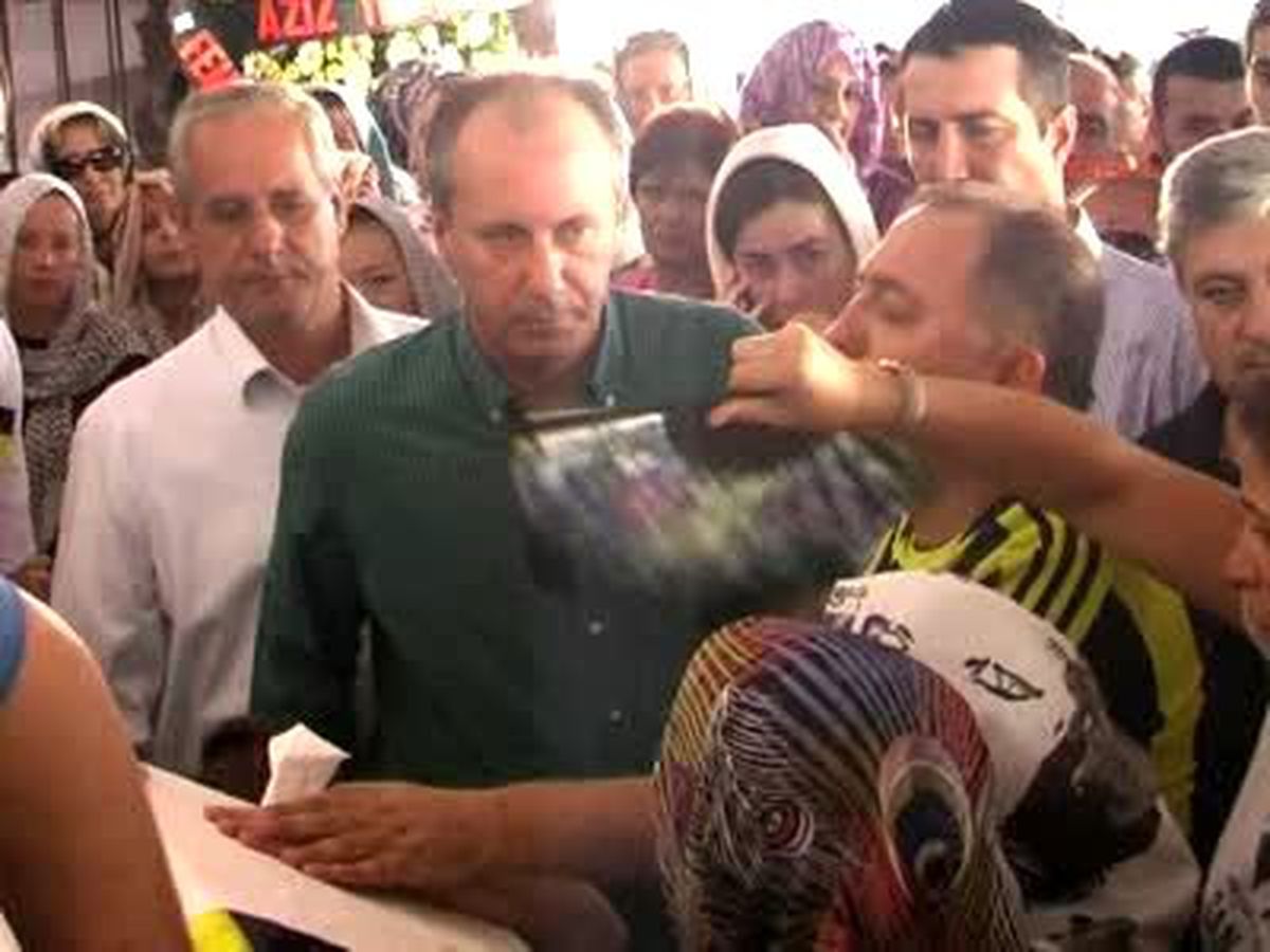 Fenerbahçe Bayrağına Sarılı Tabutuyla Gözyaşları Özgün İçin Aktı