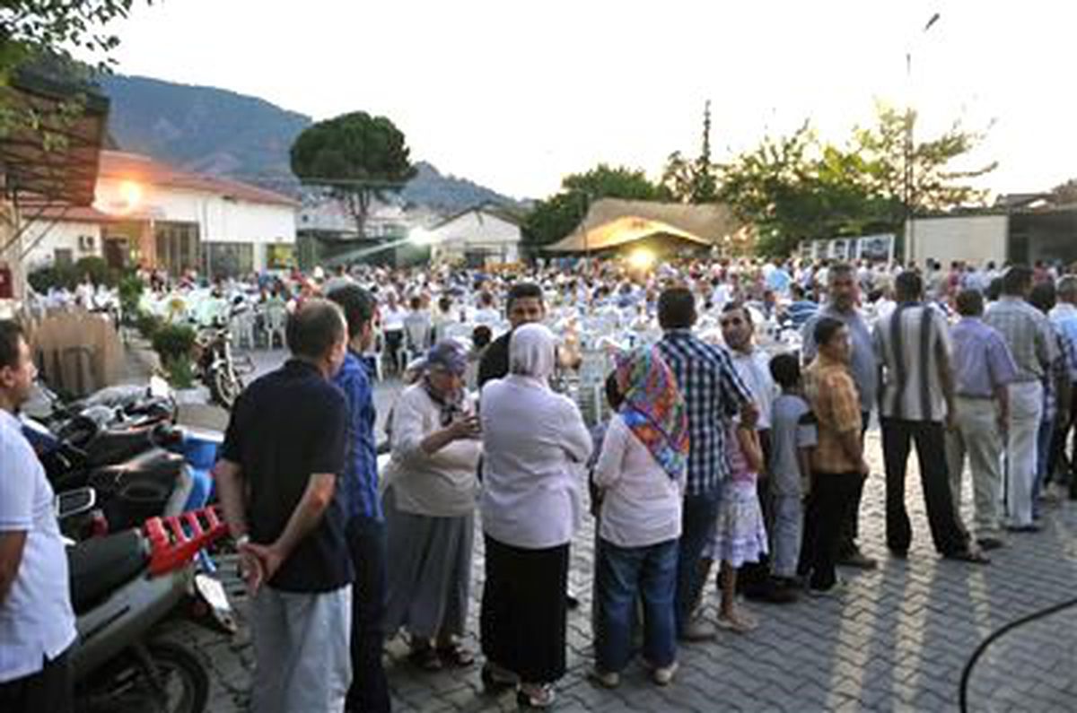 Fethiye Belediyesi Personeli İftarda Bir Araya Geldi