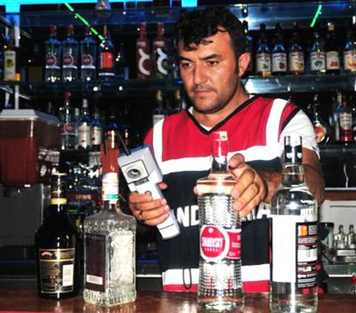 Fethiye\'de 65 Şişe Sahte İçki Ele Geçirildi