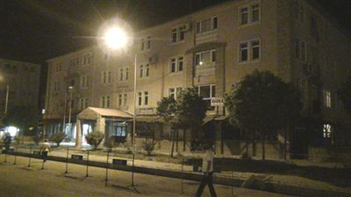 Göroymak Hükümet Konağına Roketli Saldırı: 1 Polis Yaralı