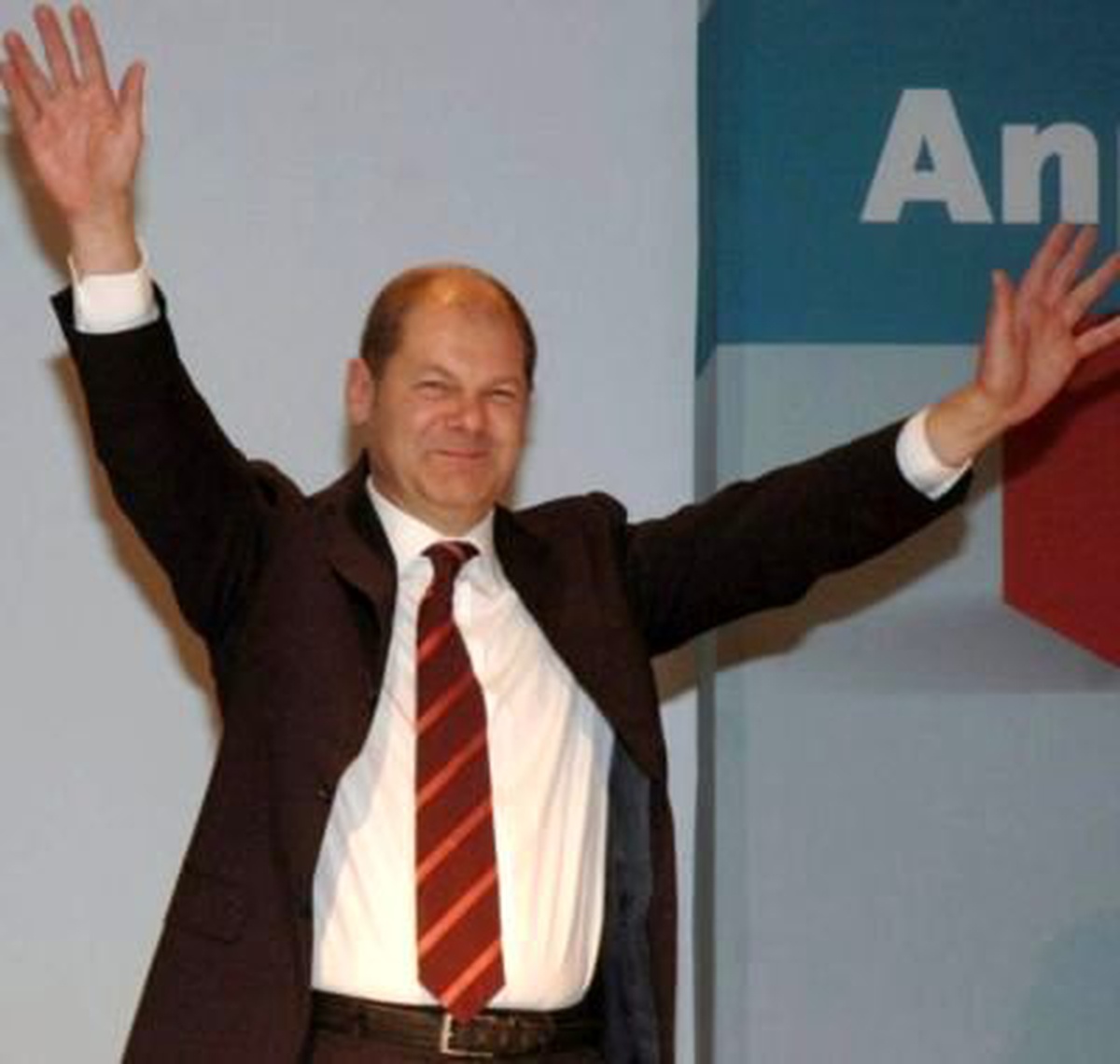 Hamburg Eyaleti Başbakanı Scholz, Ulu Cami Derneğinin İftar Yemeğine Katıldı