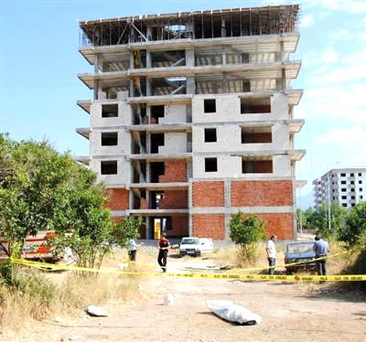 İlk İş Gününde Başına Tuğla Düşen İnşaat İşçisi Öldü