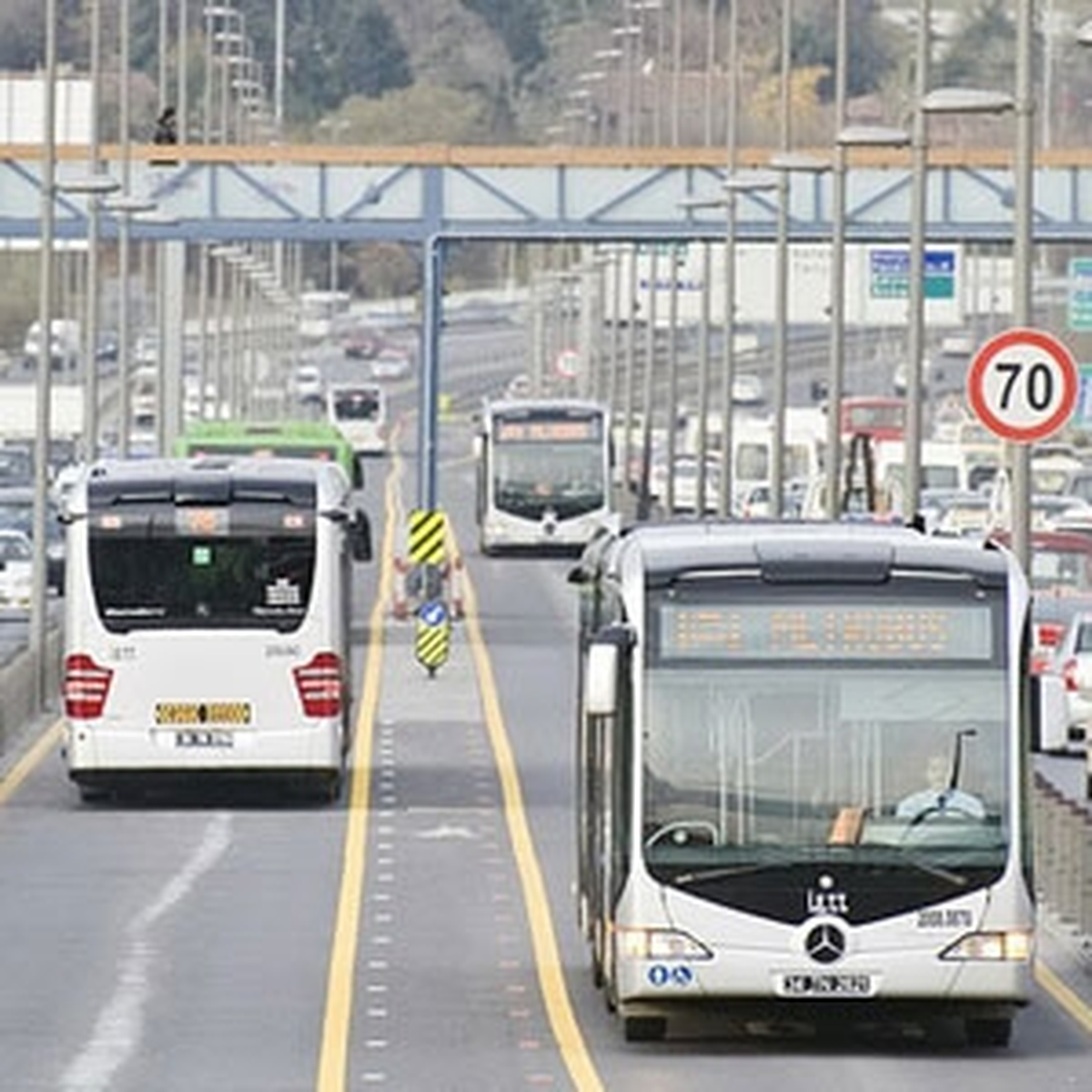 İstanbul Büyükşehir Belediye Meclisi, Toplu Ulaşım Araçlarının Ramazan Bayramı Boyunca Yüzde 50...