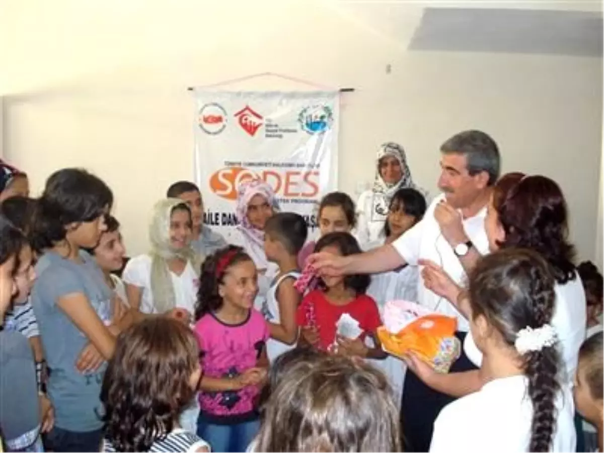 Kadın Yaşam Merkezi'nde Kadınlara Ramazan Paketi Dağıtıldı