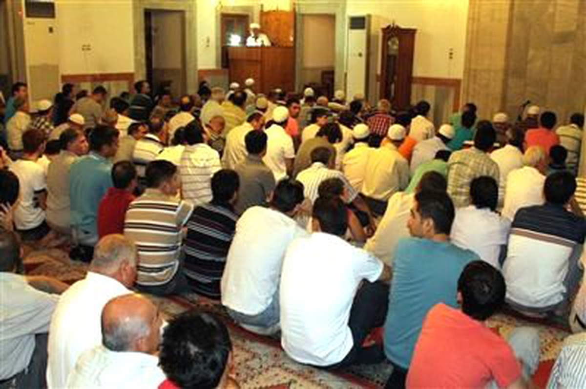 Kadir Gecesi Sakalı Şerif Ziyaretine Yoğun İlgi