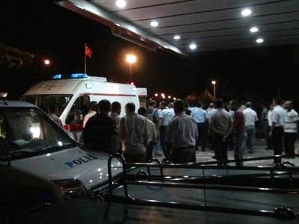 Kilis\'de Suriyeli Yaralıyı Taşıyan Ambulansla Saldırdılar