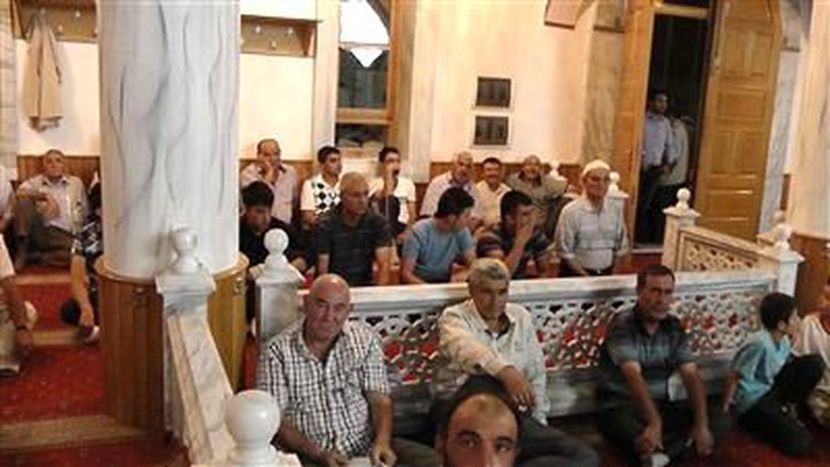 Kulu\'da Kadir Gecesi\'nde Camiler Doldu