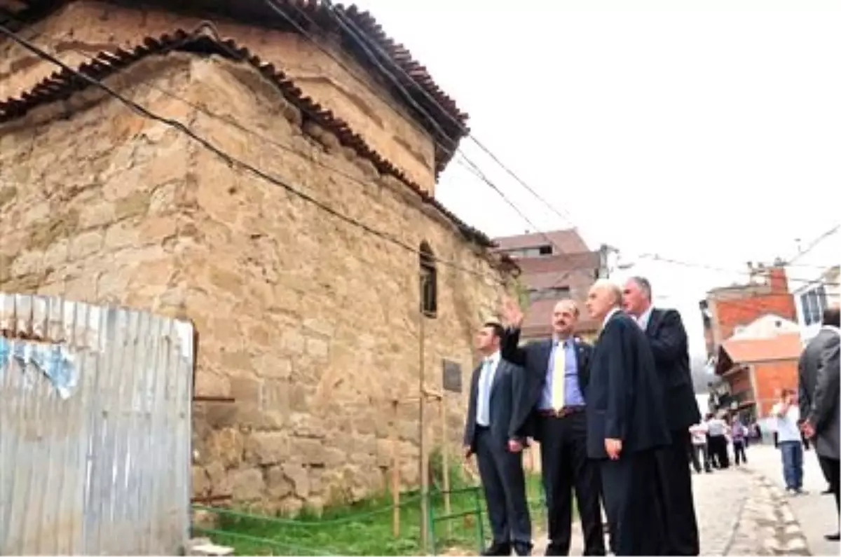 Mamak Belediyesi\'nin Kosova\'daki İftar Çadırı Büyük İlgi Görüyor