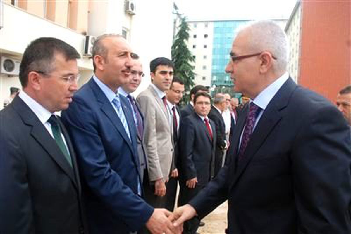 Rize\'nin Yeni Valisi Nurullah Çakır Görevine Başladı