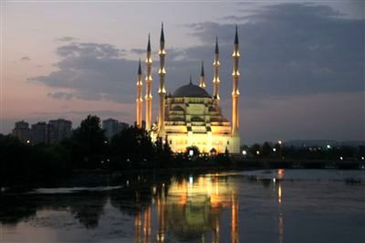 Sabancı Merkez Camisi Kadir Gecesi\'nde Doldu Taştı