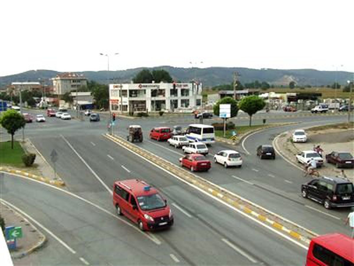 Sakarya\'da Haziran Ayı Sonu İtibariyle Trafiğe Kayıtlı Araç Sayısı 200 Bine Dayandı