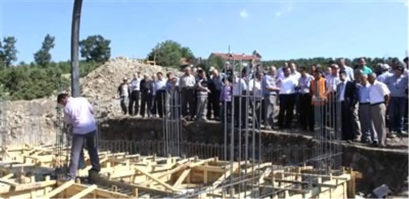 Simav\'ın Eğirler Köyünde Afet Konutlarının Temeli Atıldı