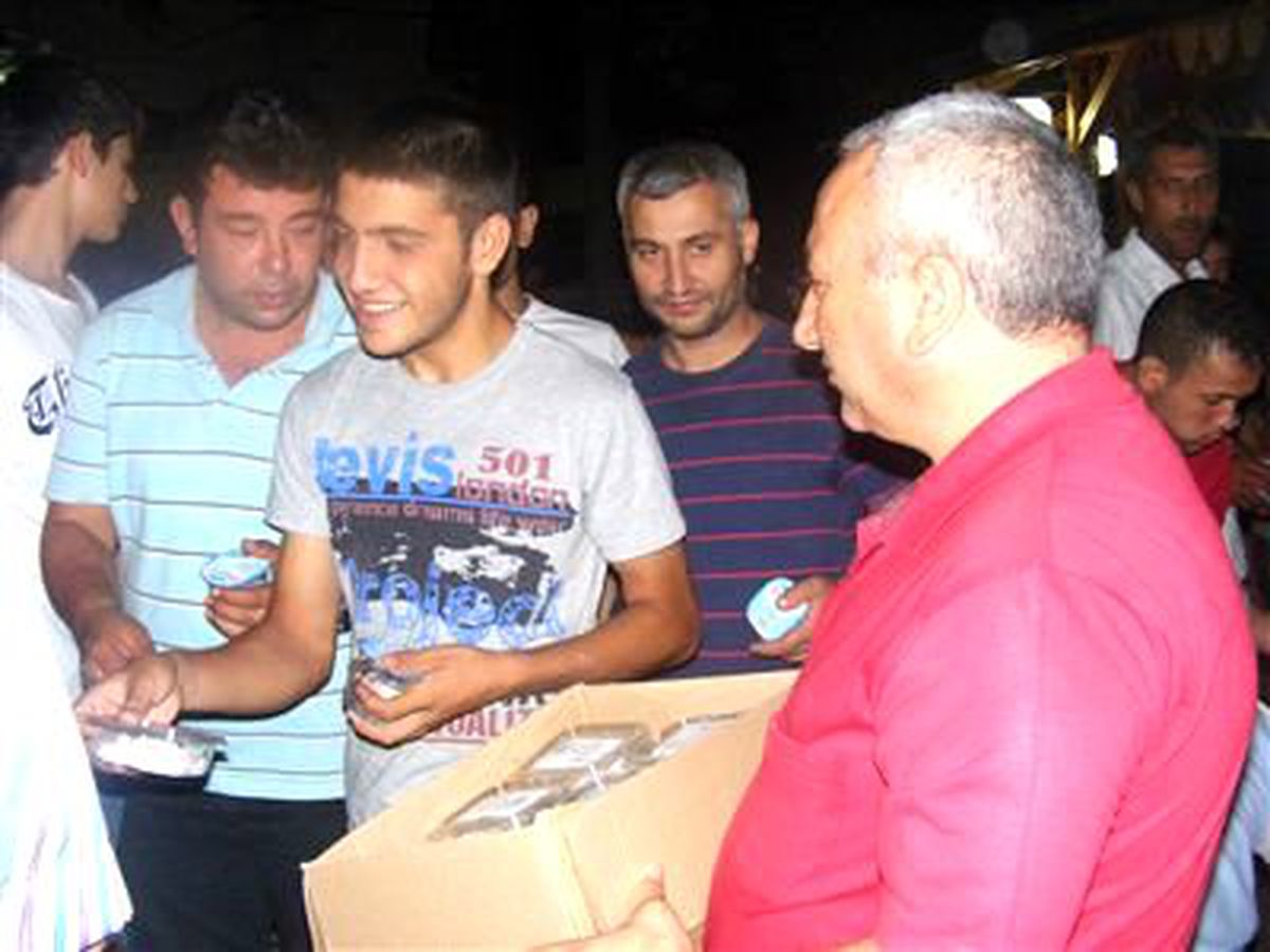 Söke Belediyesi\'den Kadir Gecesi Lokum İkramı