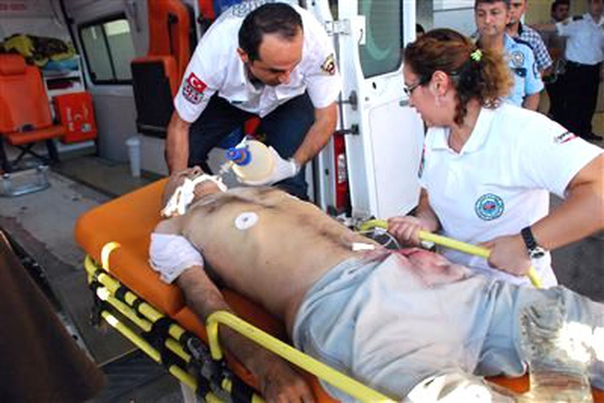 Yaralı Suriyeliler Gaziantep\'e Getiriliyor