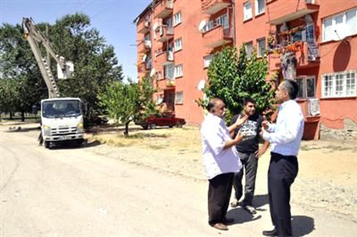 Yüksek Voltaj 240 Evin Tesisatını Yaktı
