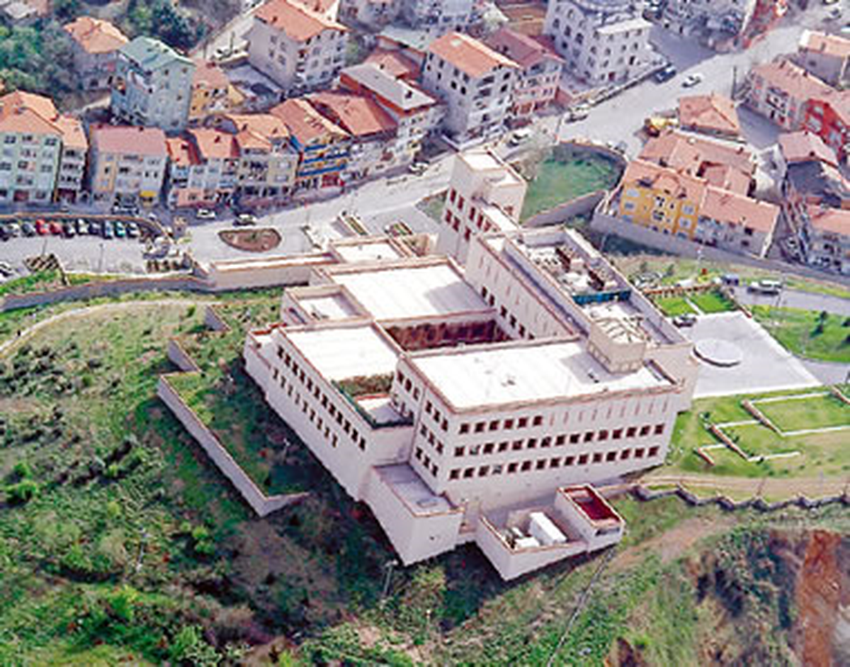 ABD Konsolosluğu\'ndan İstinyeli Komşularına İftar