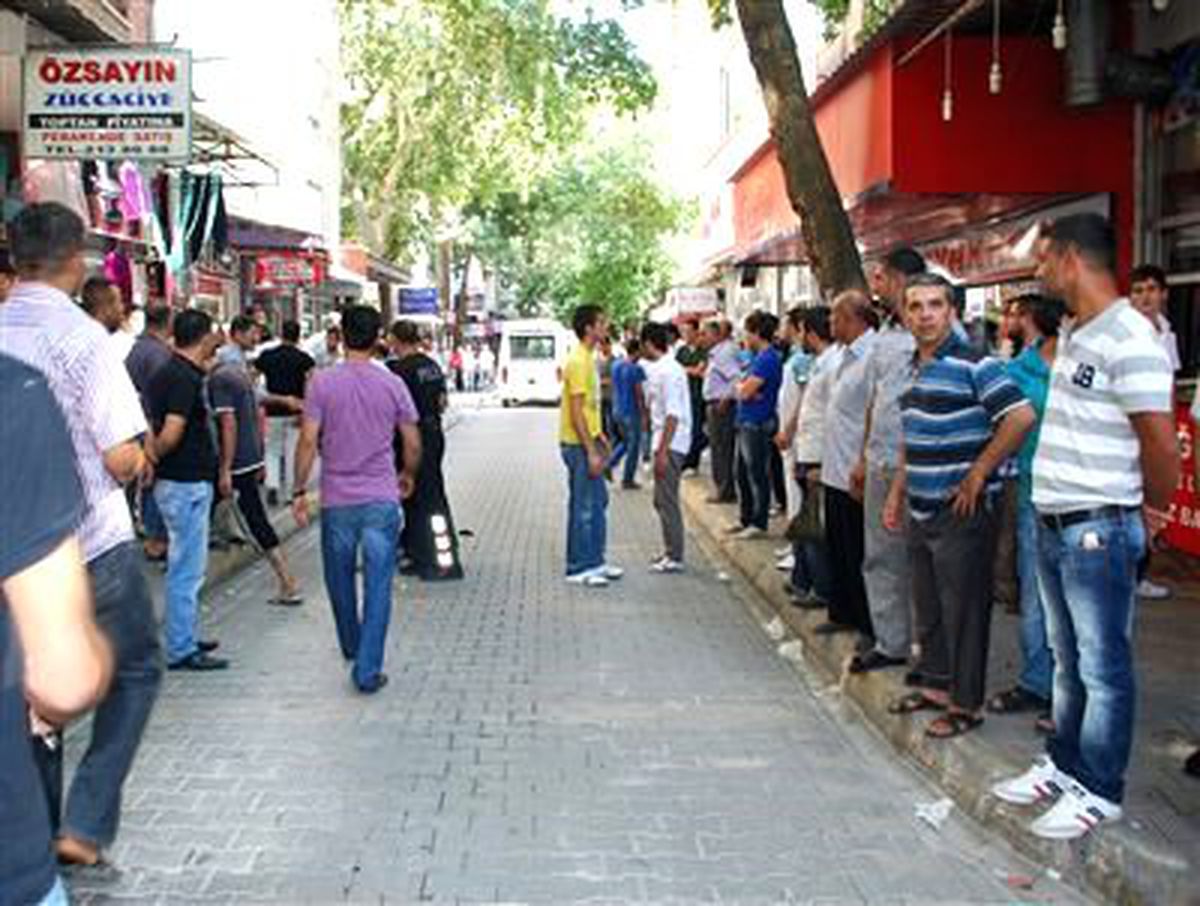 Adıyaman\'da Çıkan Kavgada Yumruklar Konuştu
