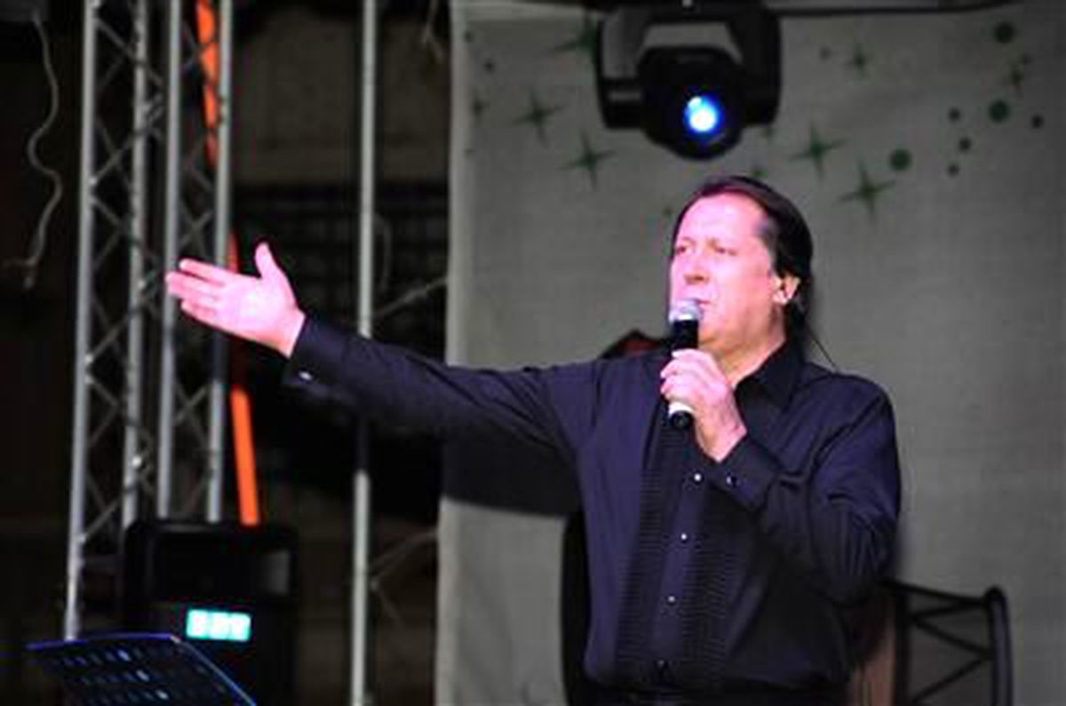 Ahmet Özhan\'dan Muhteşem Konser
