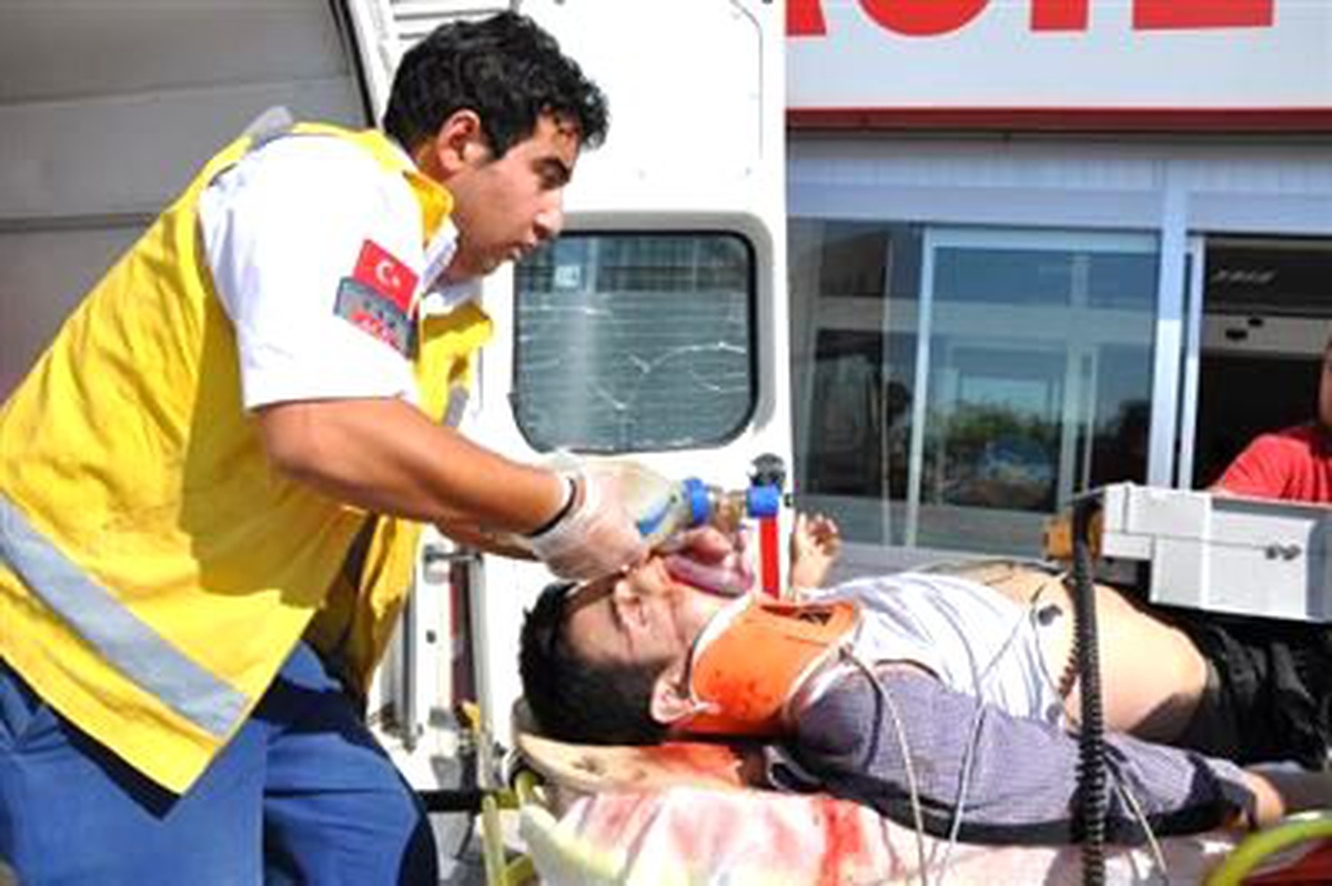 Ambulansın Lastiği Patladı, İkinci Ambulansla Getirildiği Hastanede Öldü