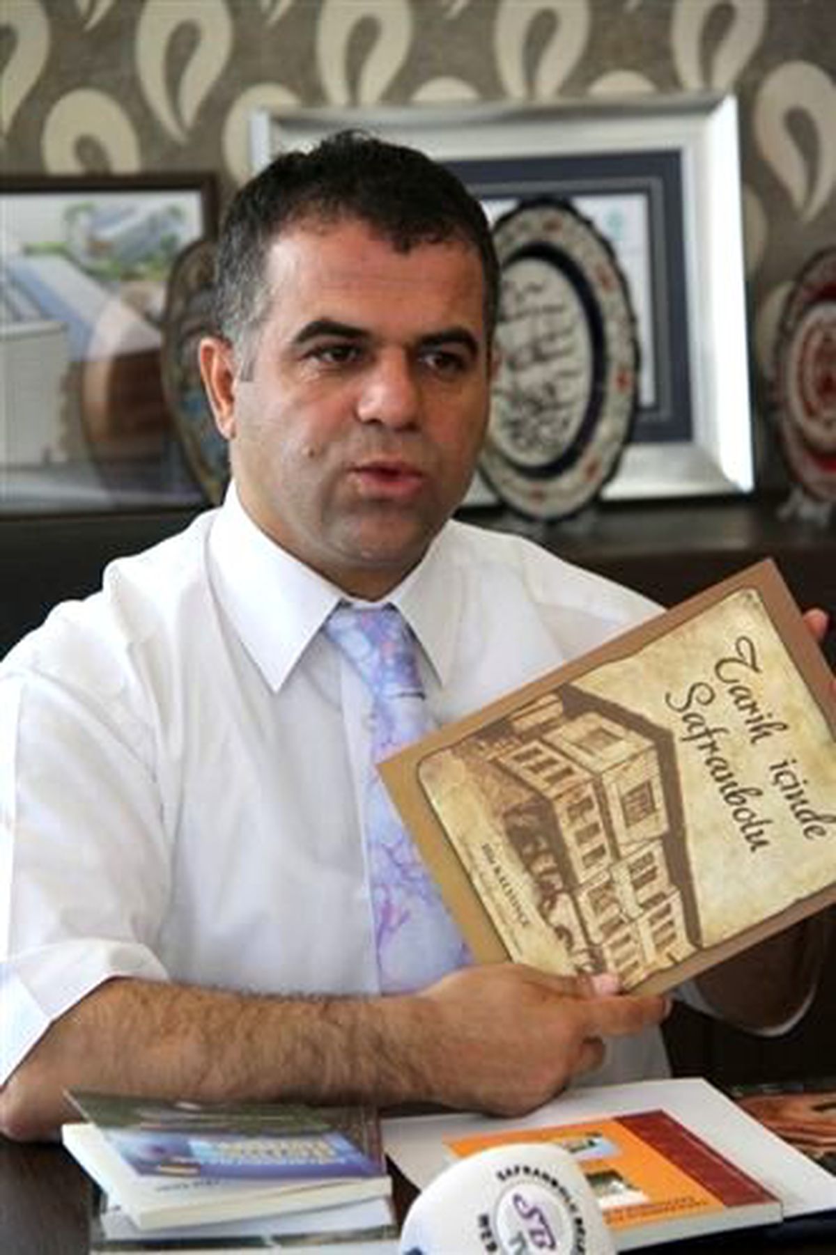 Başkan Aksoy, 3 Yeni Kitap Tanıttı