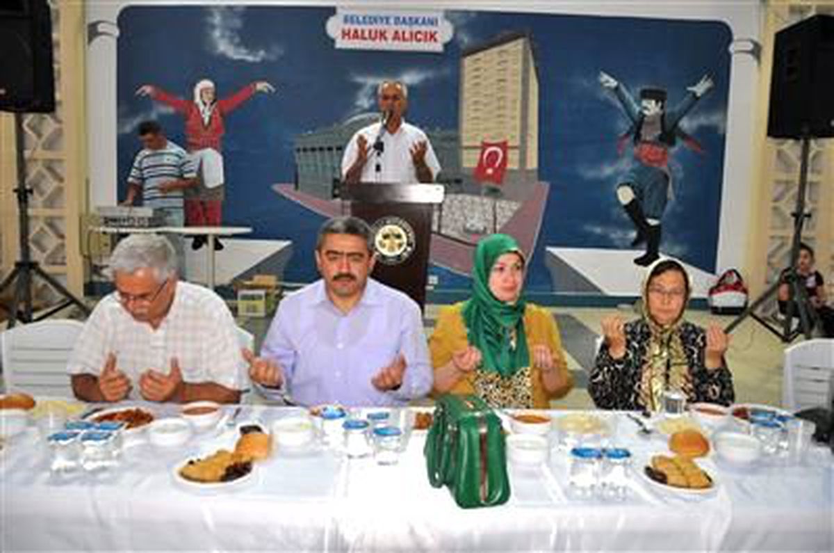 Başkan Alıcık, Şirket Çalışanları ile İftarda Buluştu