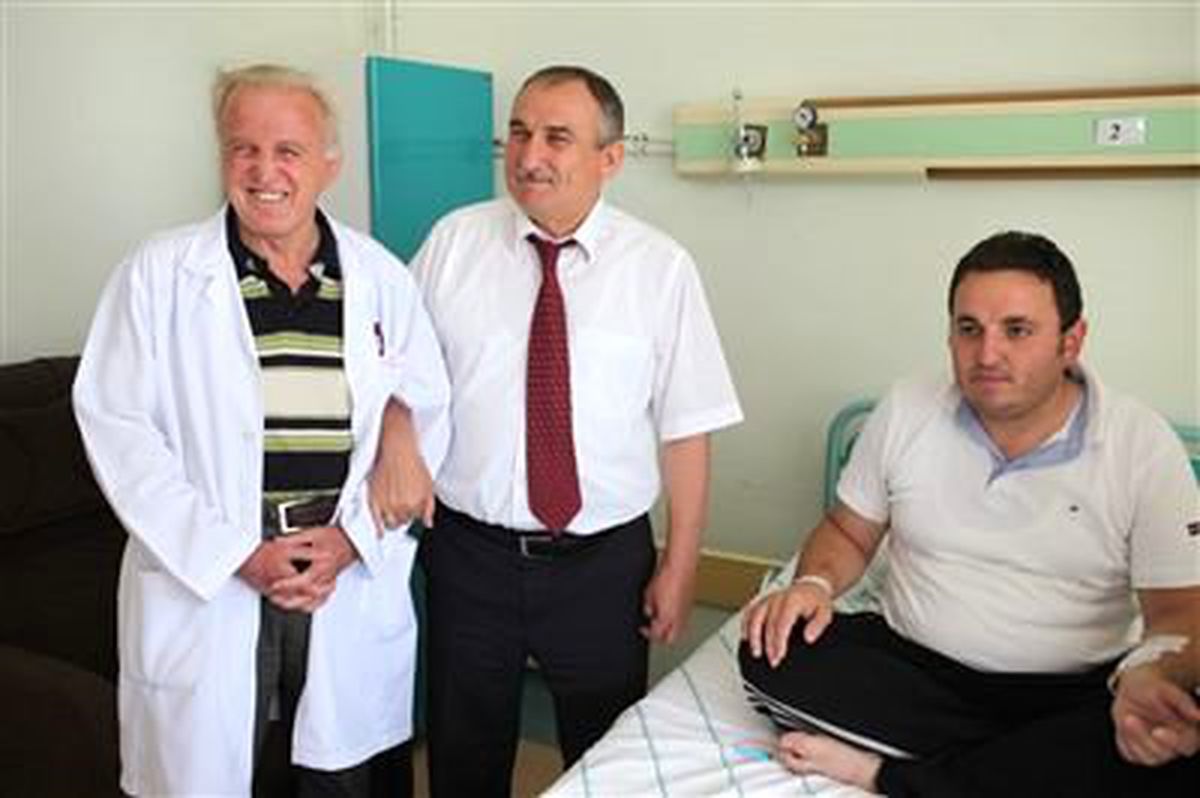 Başkan Yılmaz Hastaları Ziyaret Ediyor
